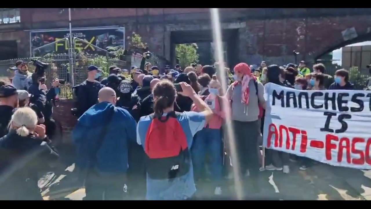 [Video] Police Clear Path for Controversial Remigration March as Counterprotesters Dispersed
