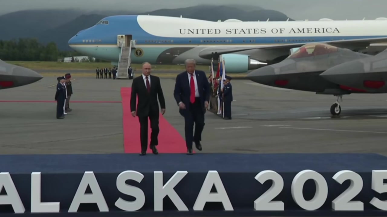 [Video] Trump and Putin Hold Historic Handshake in Alaska, Signaling New Diplomatic Talks