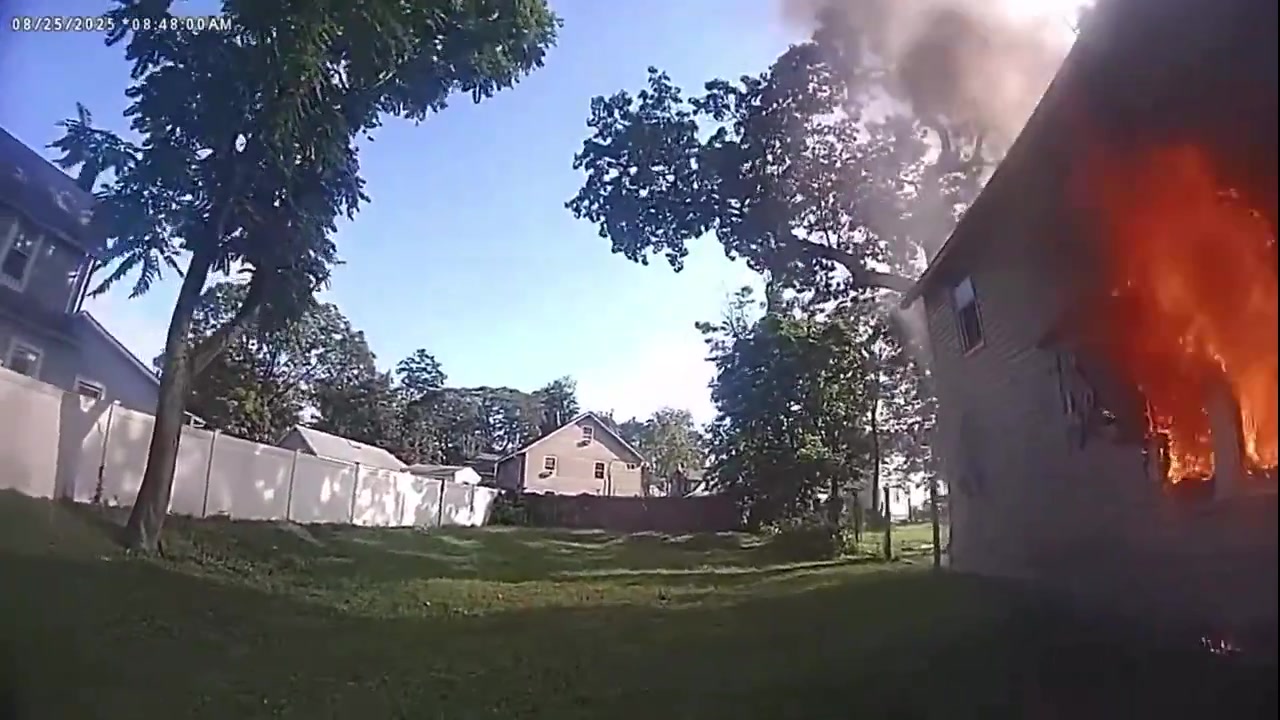 [Video] Heroic Officers Rescue Boy, 8, from Fire in New Jersey Home