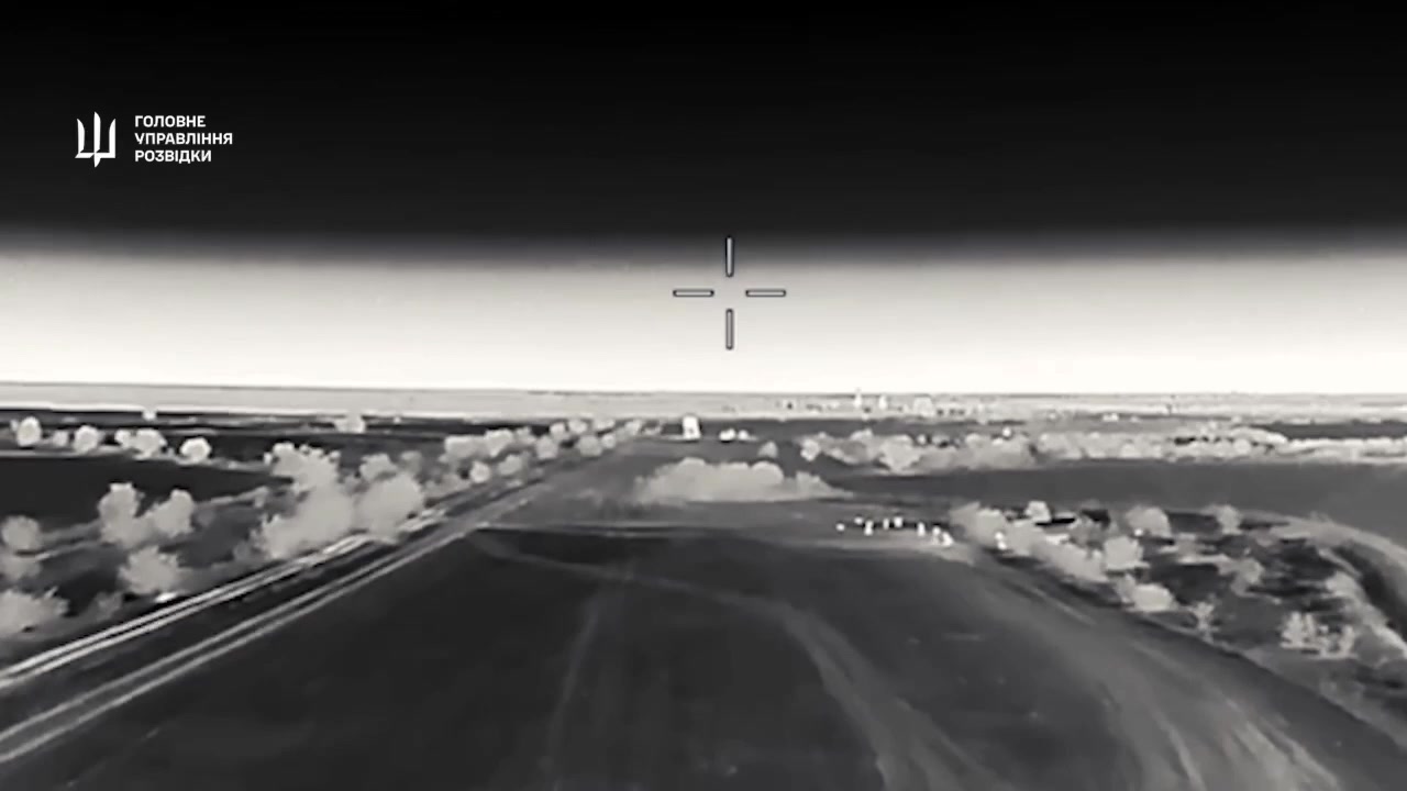 [Video] Ukrainian Drone Strikes Russian S-400 Radar in Crimea: Damage Uncertain