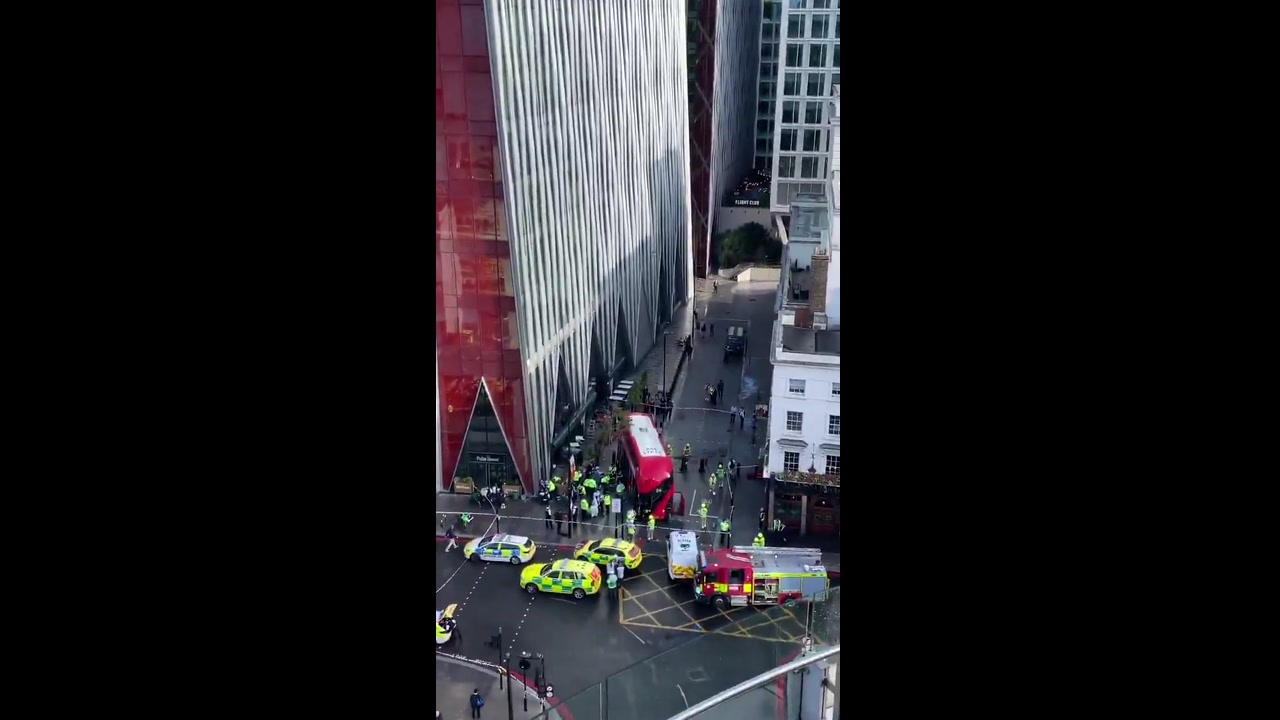 [Video] Bus Crashes into Pedestrians Outside London’s Victoria Station