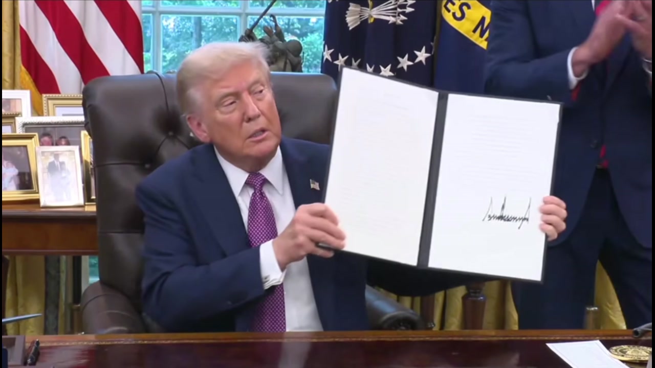 [Video] Trump Signs Order to Rename Defense Department as War Department