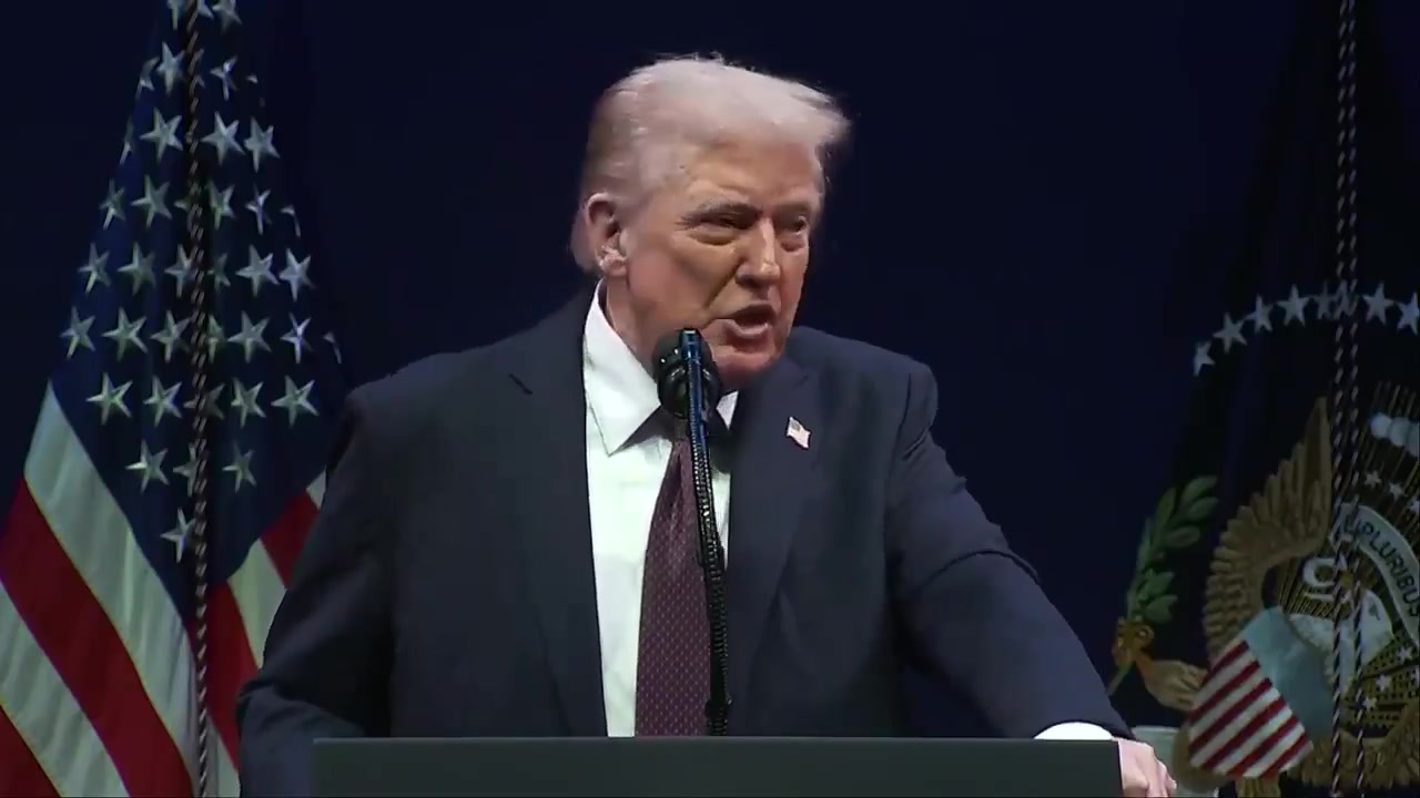[Video] Trump Unveils New Guidelines to Protect Student Prayer Rights