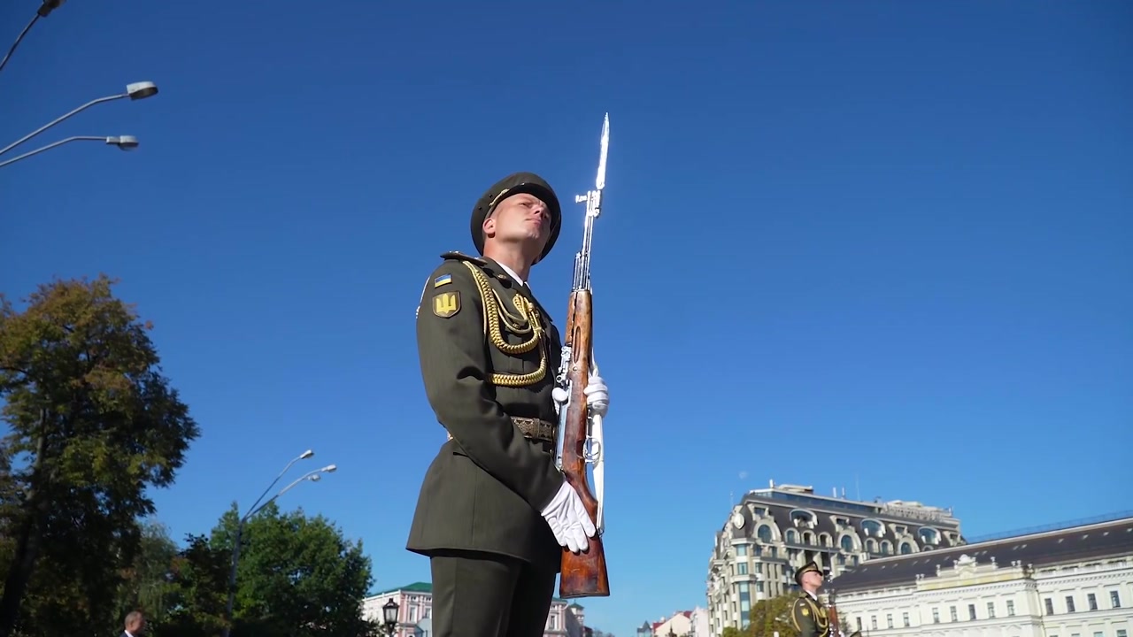 [Video] Finnish President Stubb Honors Ukrainian Heroes During Kyiv Visit