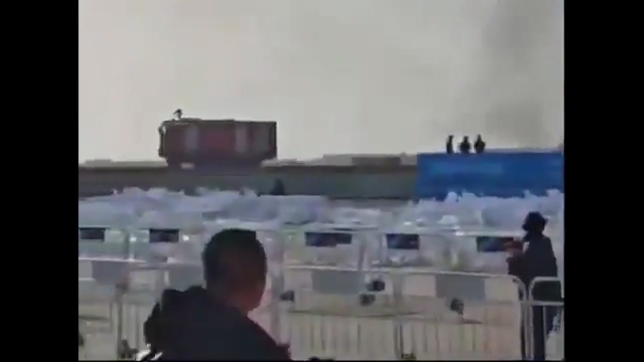 [Video] Two Xpeng Aeroht flying cars collide during rehearsal for air show