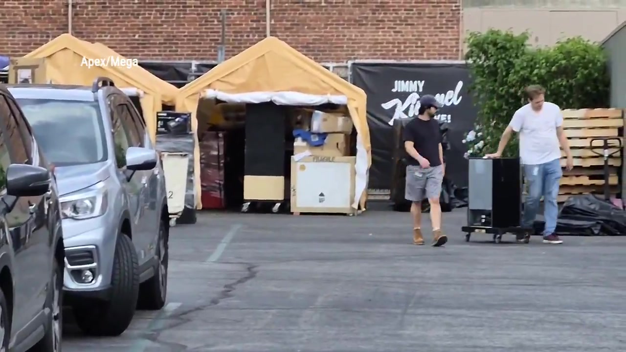 [Video] Jimmy Kimmel’s studio is being cleared out, furniture and equipment removed