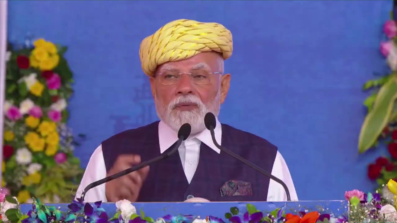 [Video] Prime Minister Modi calls for India to become self-reliant in production