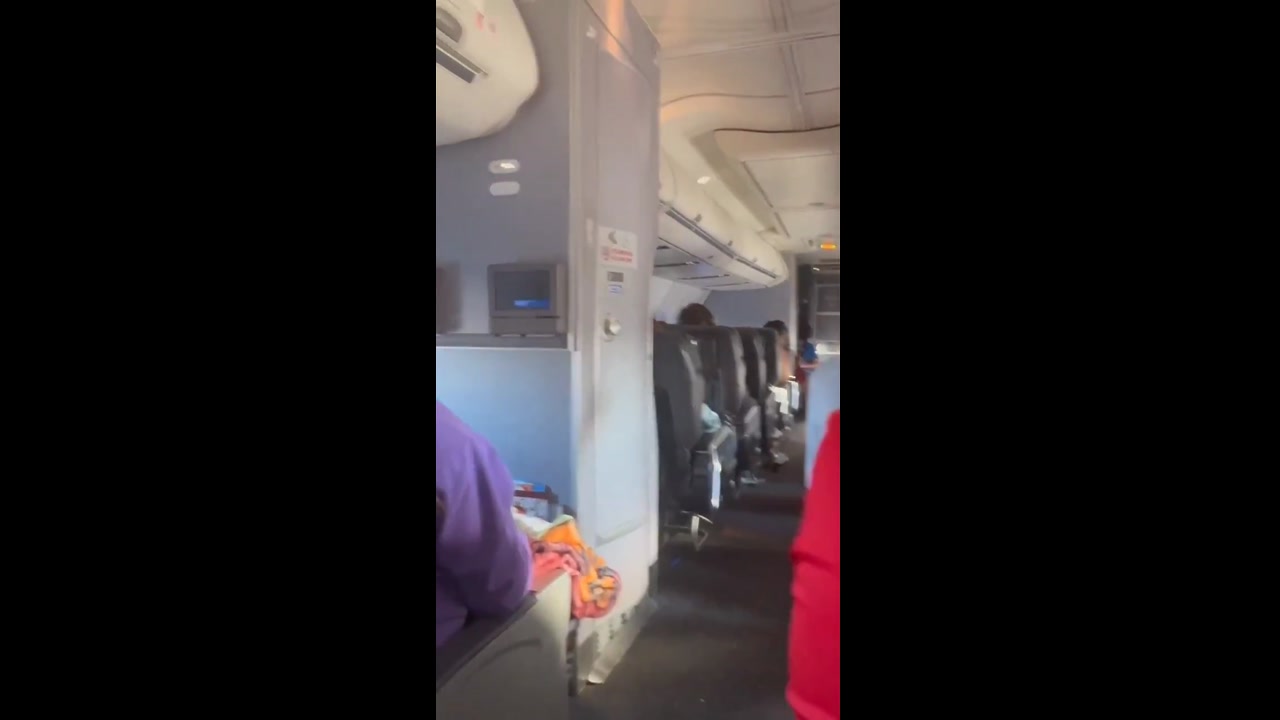 [Video] Passengers sing 'Amazing Grace' as plane lands for Charlie Kirk's funeral