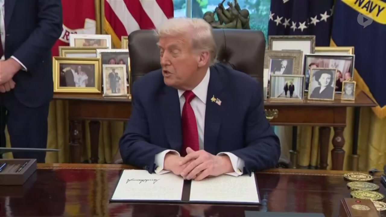 [Video] Trump signs executive order approving TikTok deal for American operation