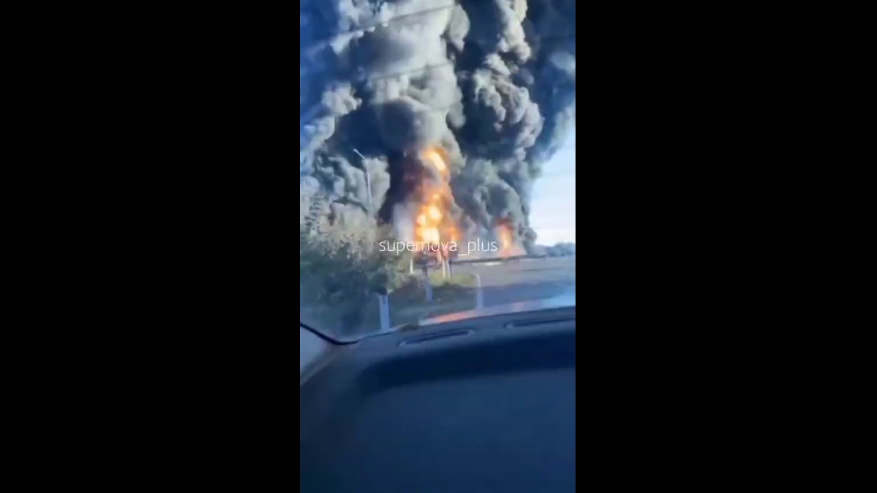 [Video] Freight train carrying fuel collides with truck in Smolensk, Russia