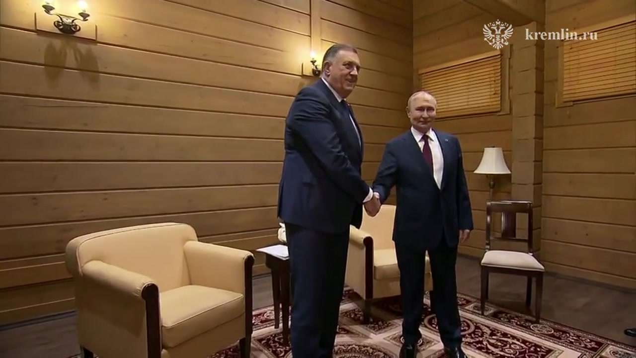 [Video] Putin meets with Milorad Dodik at Valdai Discussion Club meeting