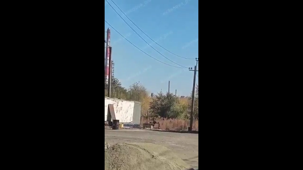 [Video] Ukrainian drones strike Orsk oil refinery in Russia's Orenburg region