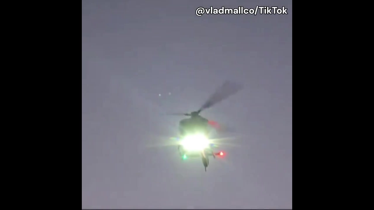 [Video] Medical helicopter crashes on highway in Sacramento, several injured