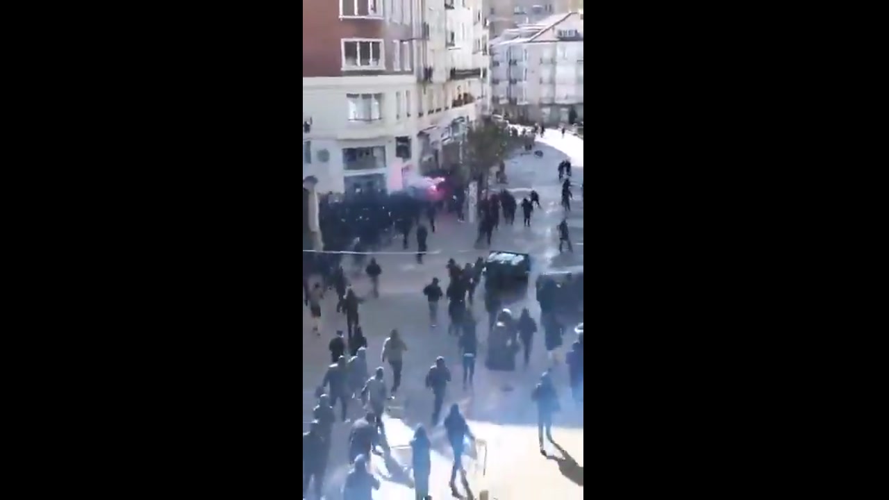 [Video] Clashes erupt in Vitoria-Gasteiz during Día de la Hispanidad rally, 19 arrested