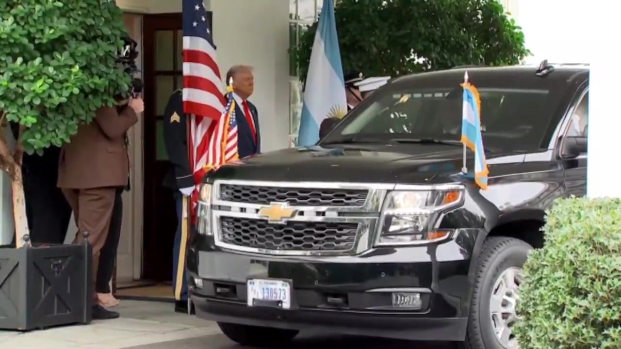 [Video] Argentinian President Javier Millei arrives at White House for $20B bailout talks