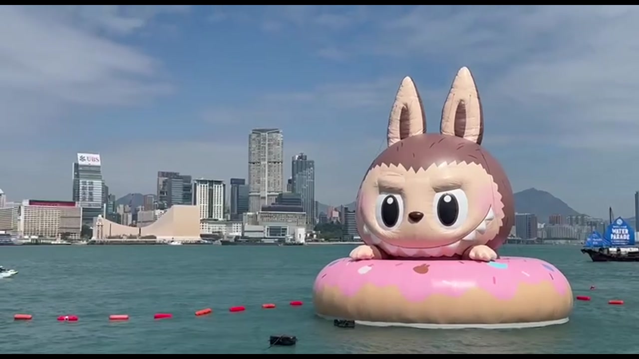 [Video] Giant inflatables of Labubu, Elmo, Grimace, and Doraemon displayed in Hong Kong