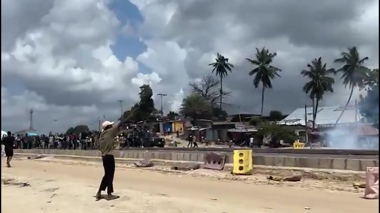 [Video] Protests erupt in Dar es Salaam on election day; internet blackout nationwide