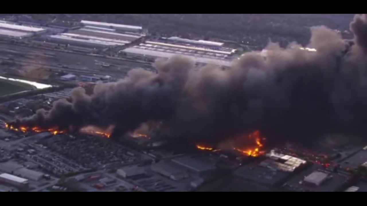 [Video] UPS cargo plane crashes in Louisville, Kentucky