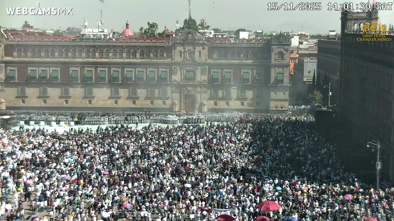 [Video] National Palace in Mexico has no barriers left, only security remains