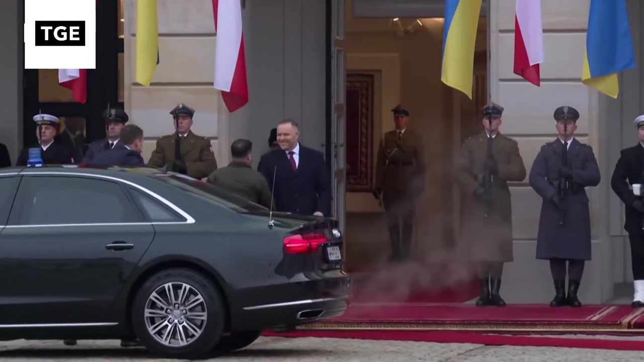 [Video] Ukrainian President Volodymyr Zelensky meets with Polish President Karol Nawrocki