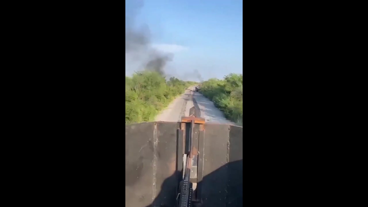[Video] Cártel del Golfo members destroy Noreste Cartel convoy in Tamaulipas