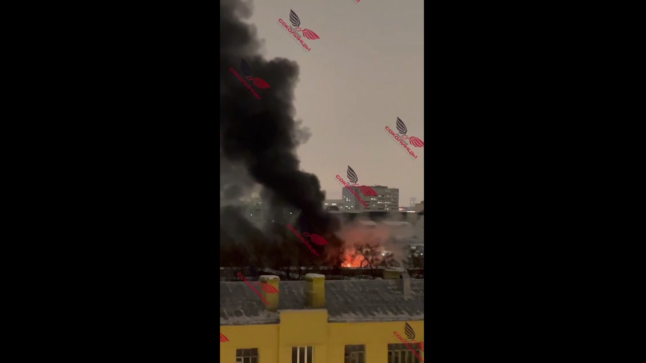 [Video] Heavy fire breaks out at UEC-Salyut plant in eastern Moscow