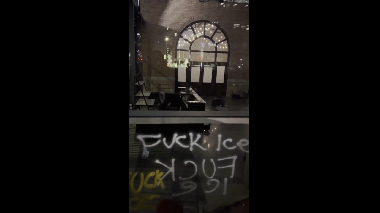 [Video] Antifa breaches hotel doors in Minneapolis, begins destroying lobby